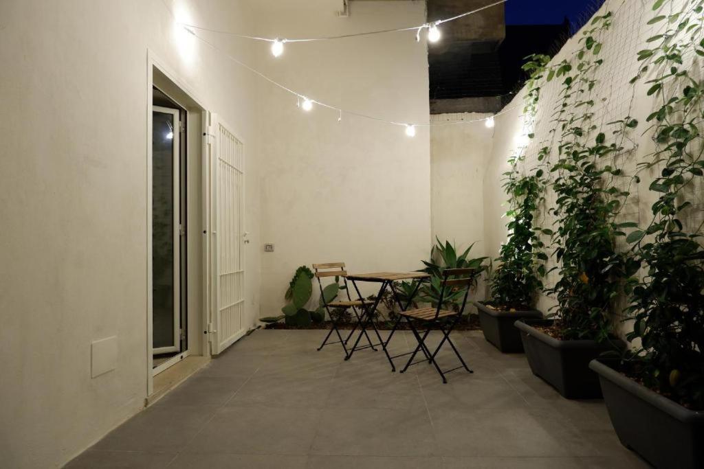 Dante'S Patio Apartment Бари Екстериор снимка